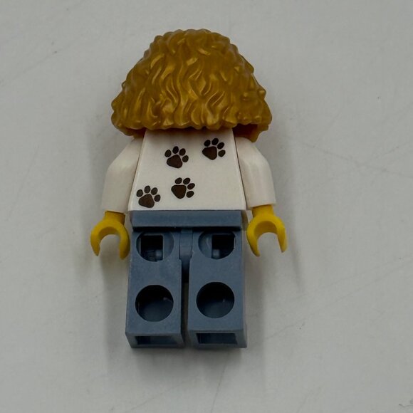 LEGO Dog Lover Guy Minifigure w/ Gold Hagrid Looking Beard Build-A-Minifigure - Picture 4 of 7
